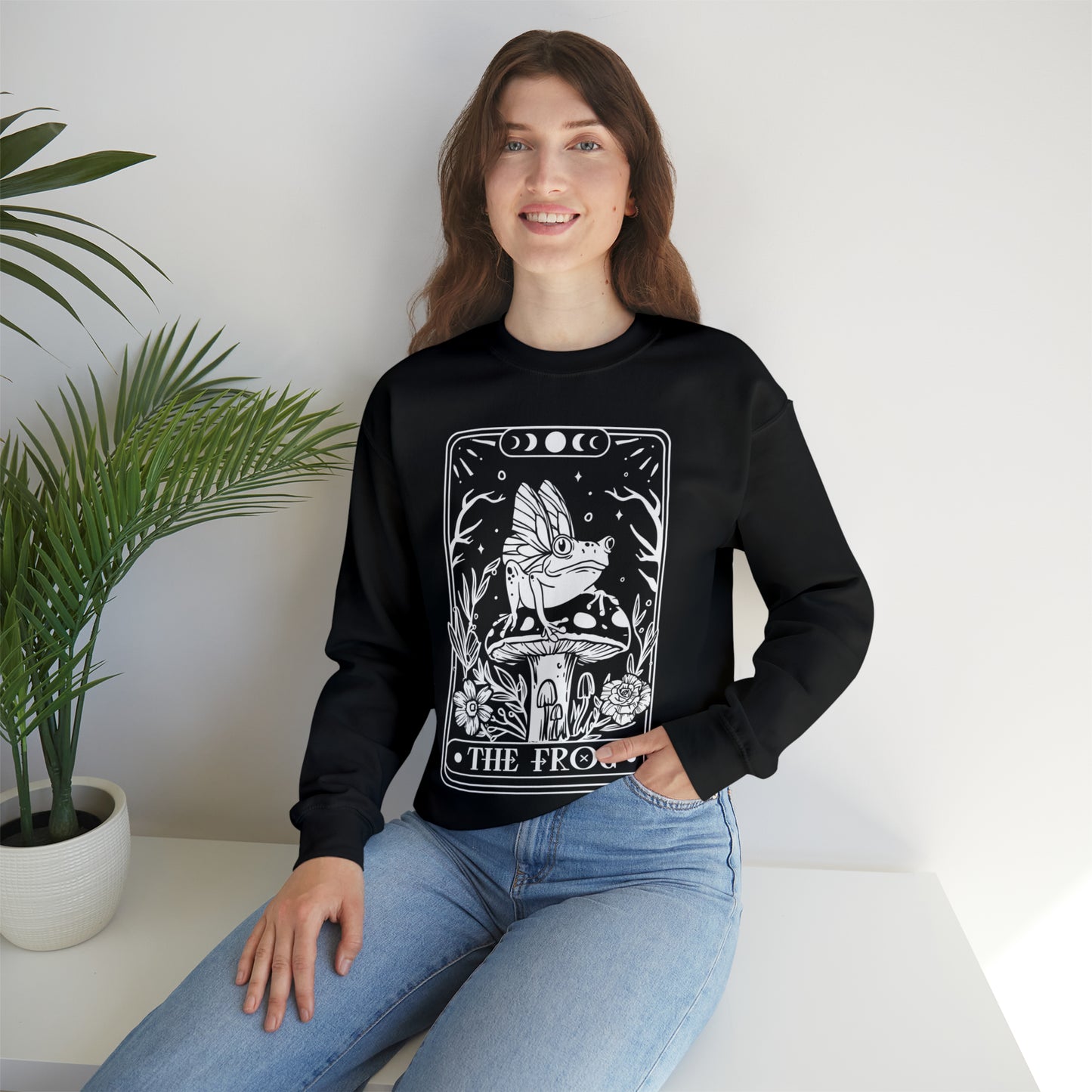 The Frog Tarot Card Unisex Heavy Blend™ Crewneck Sweatshirt